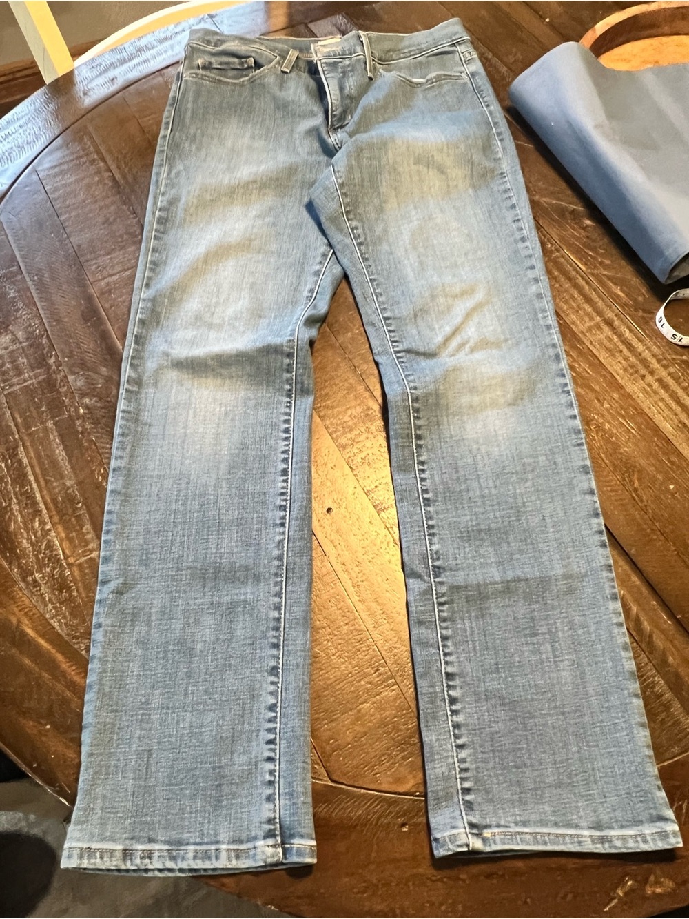 Levi's Medium Wash Straight Leg Women's Jeans